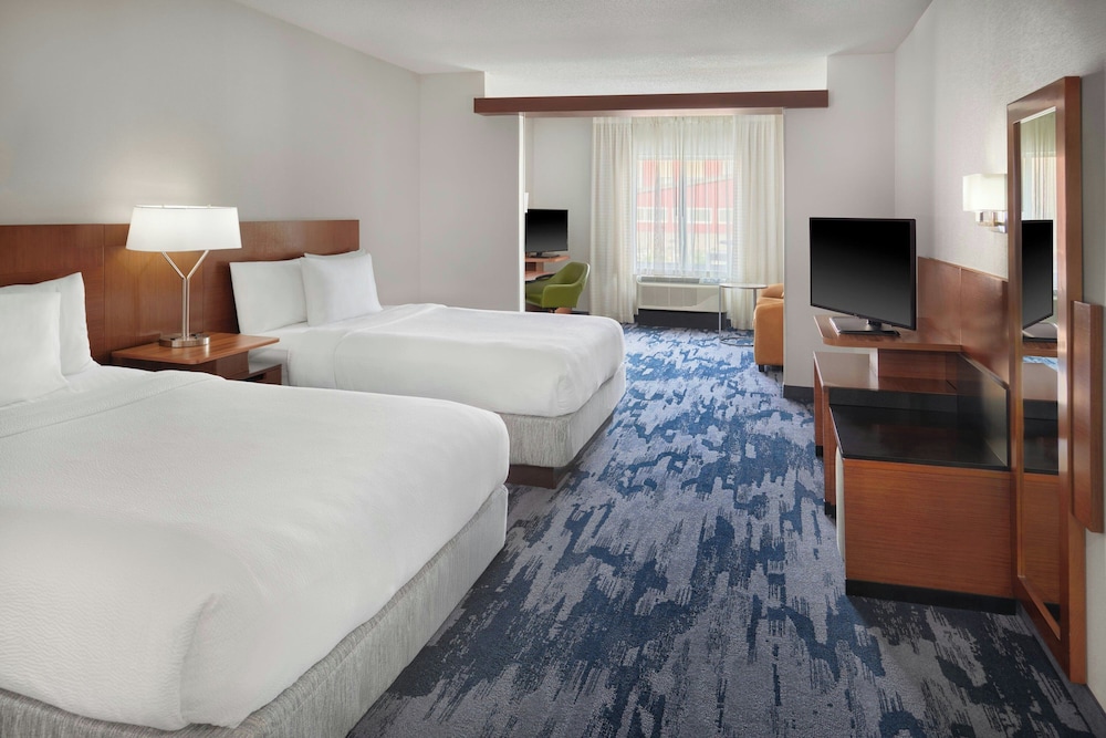 Fairfield Inn And Suites By Marriott Charlotte Airport 12/100