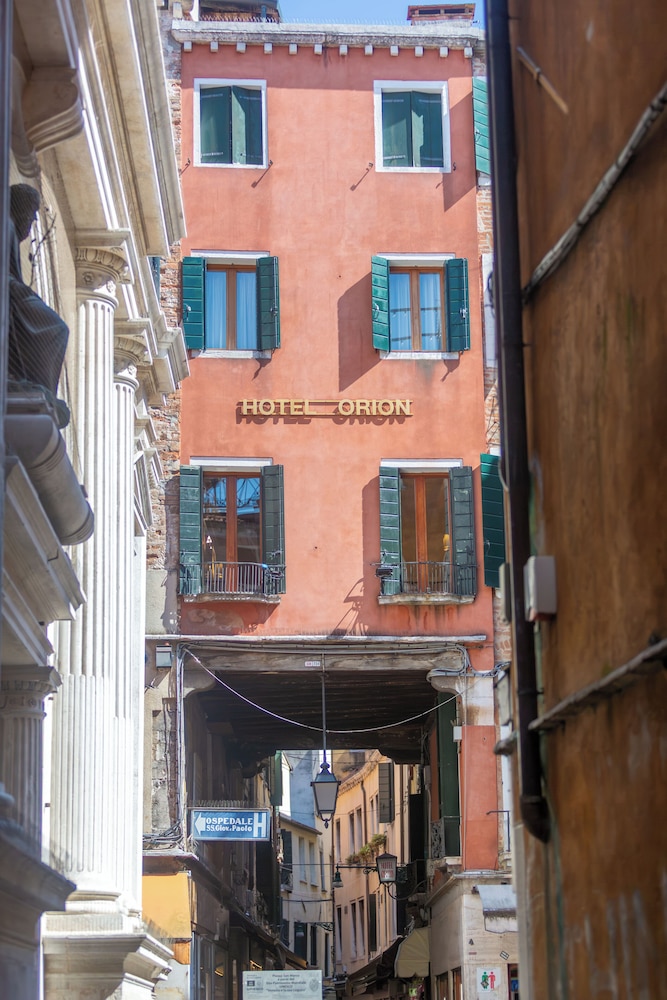 Orion Hotel 2/69