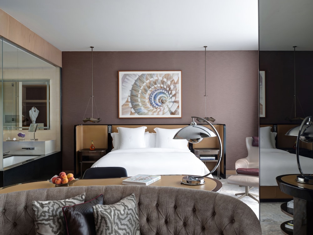 Four Seasons Hotel Dubai International Financial Centre 22/86