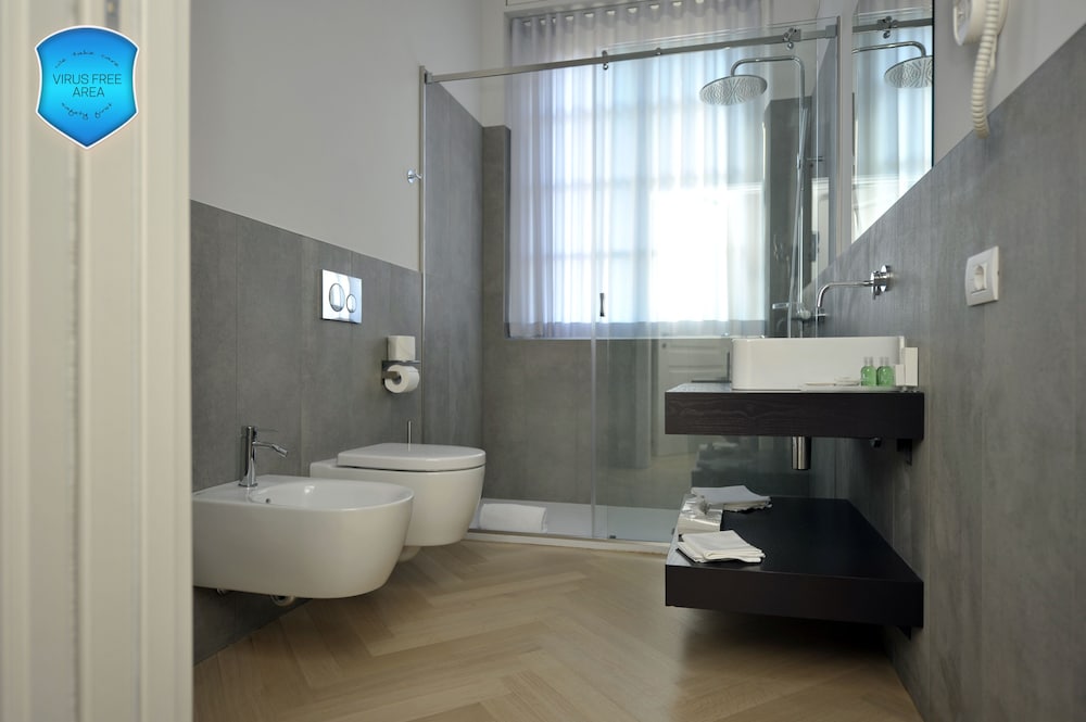 Bergamo Inn 43 30/31
