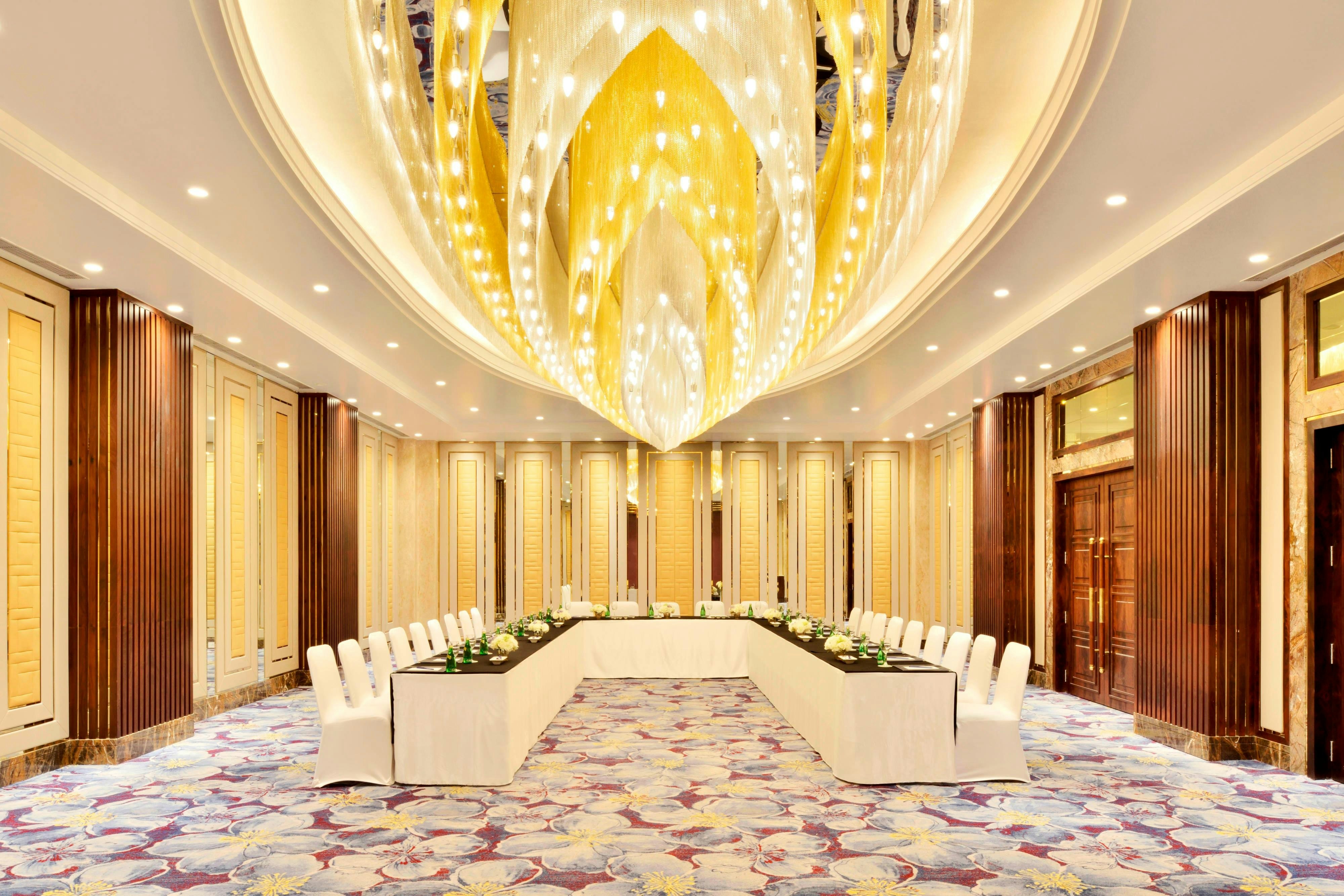 Sheraton Grand Pune Bund Garden Hotel 10/60