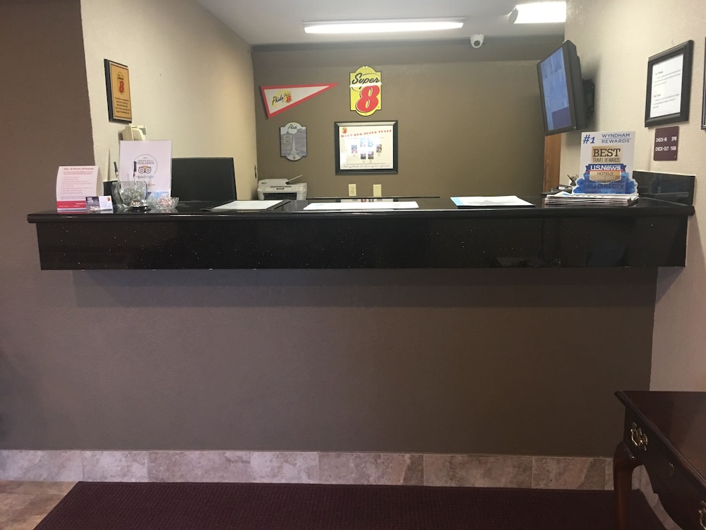 Super 8 by Wyndham Newton 6/32