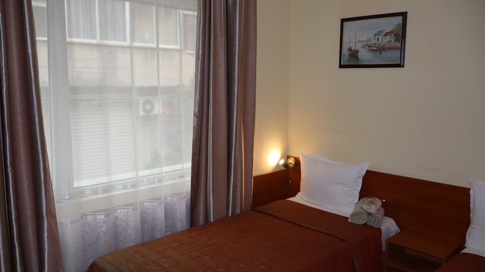 غرفة قياسية بسريرين منفصلين، Palitra Family Hotel 2/3