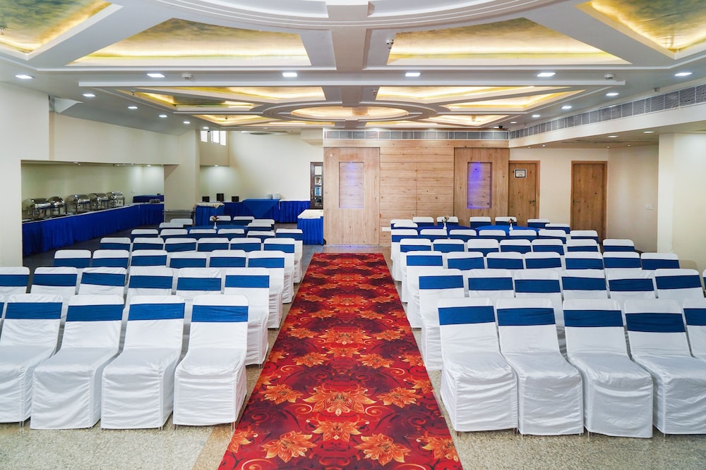 Hotel Yash Regency 41/49