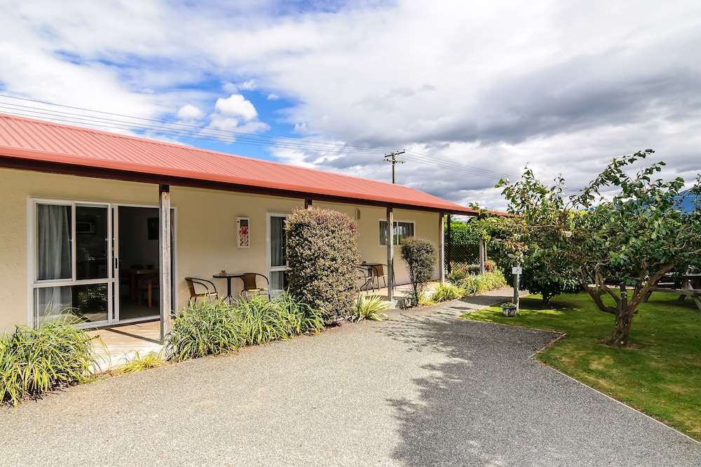 Abbey Court Motel 1/32