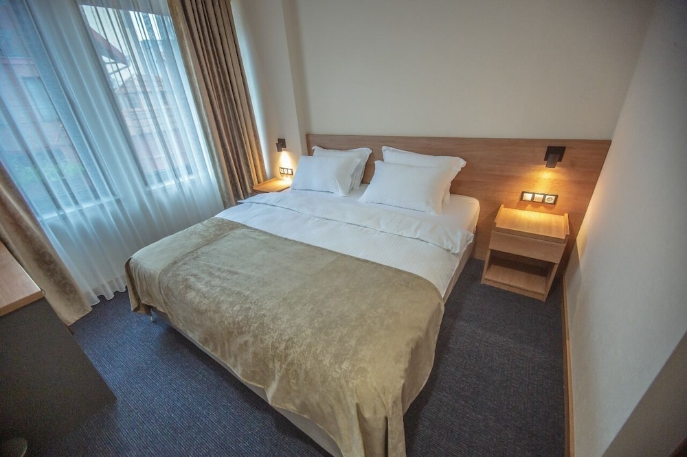 STANDARD, DOUBLE BED