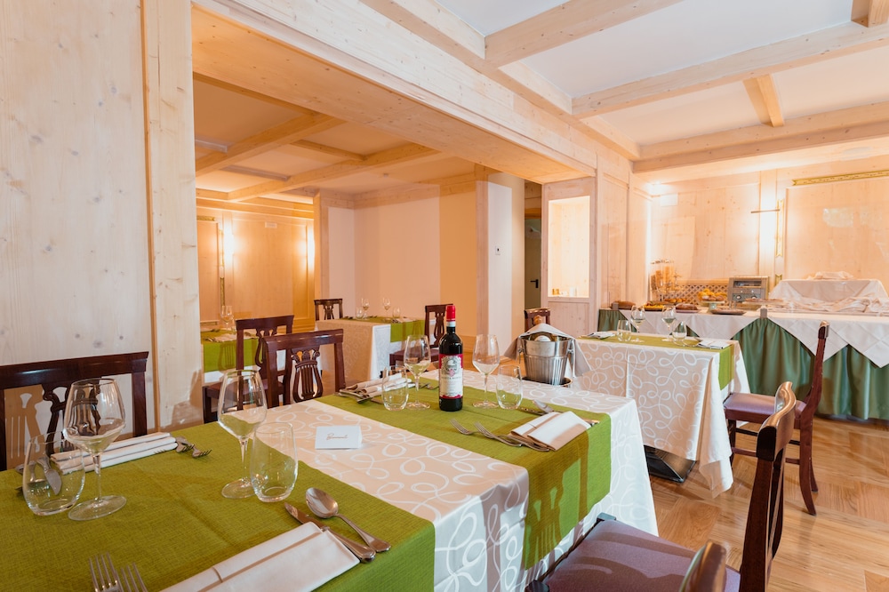 Serena Hotel 35/50