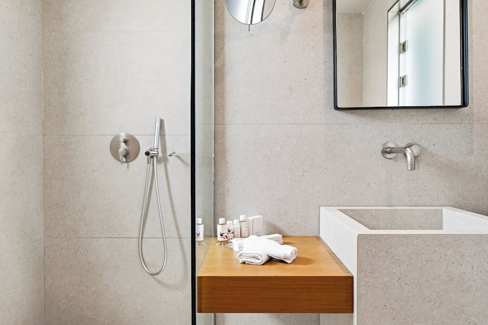 Dom Boutique Hotel 60/64