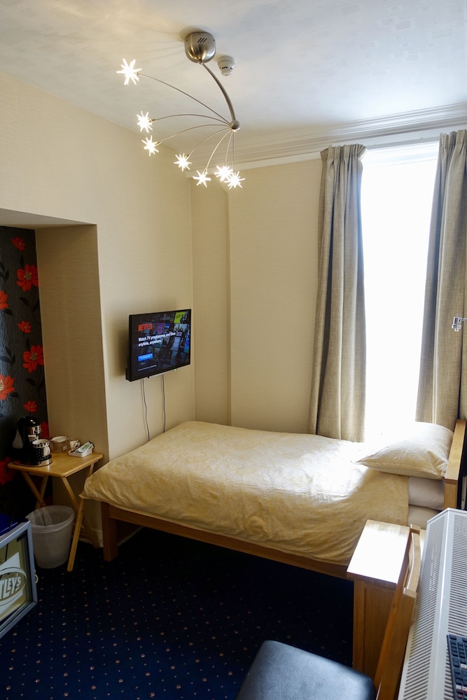 Abinger Guest House 15/24