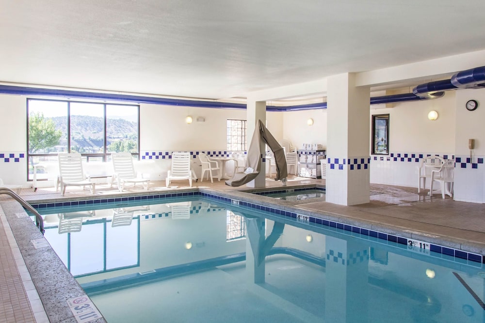 Quality Inn & Suites Vail Valley 3/35