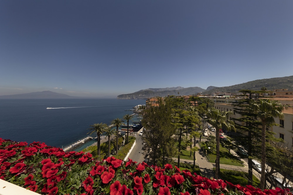 Hotel Continental Sorrento 69/73