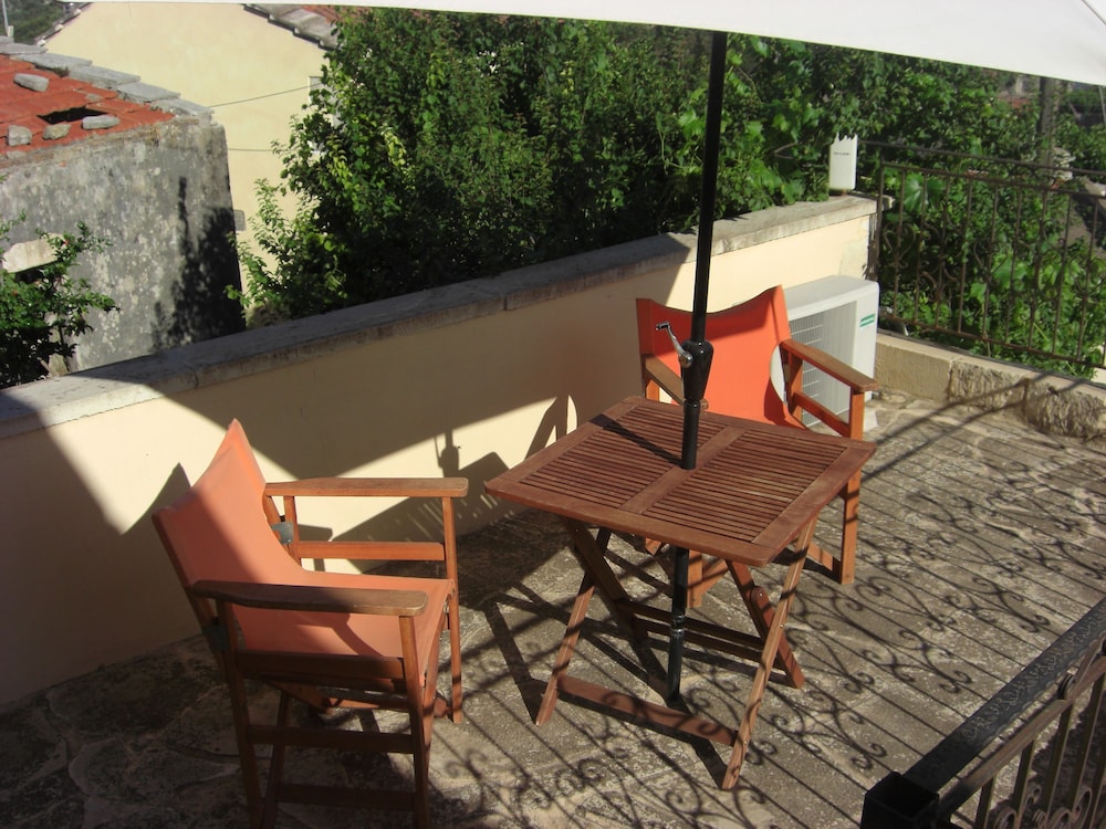 Patriko Traditional Residence 32/50