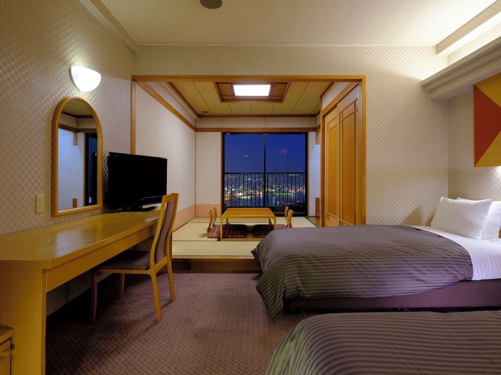 JAPANESE WESTERN, SUPERIOR, OCEAN VIEW