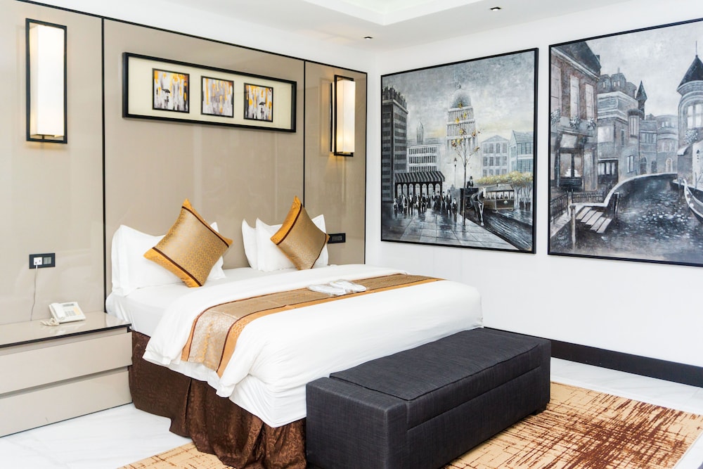 BUSINESS, KING BED