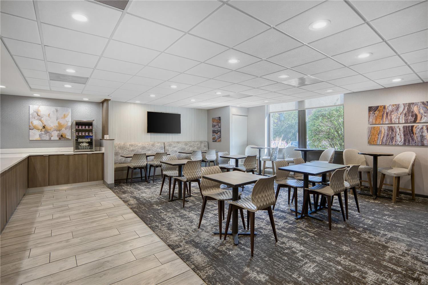 Surestay Plus Hotel By Best Western Chicago Lombard 22/36