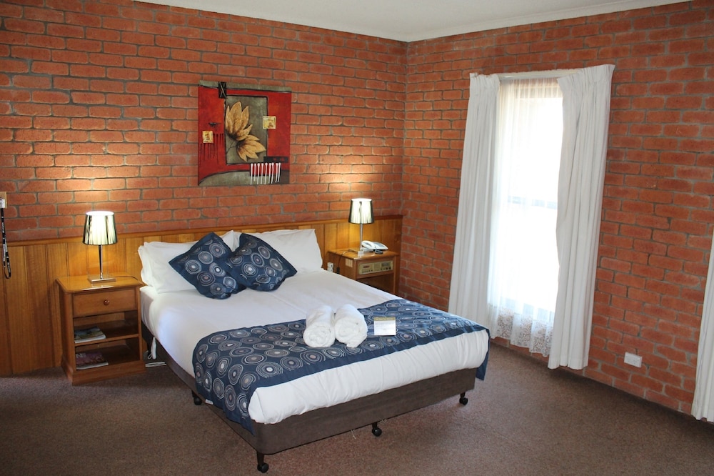Bakery Hill Motel 8/35