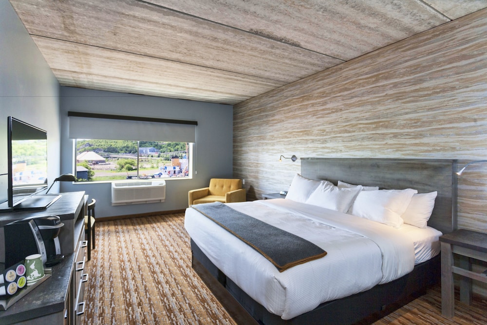 Pier B Resort 11/23