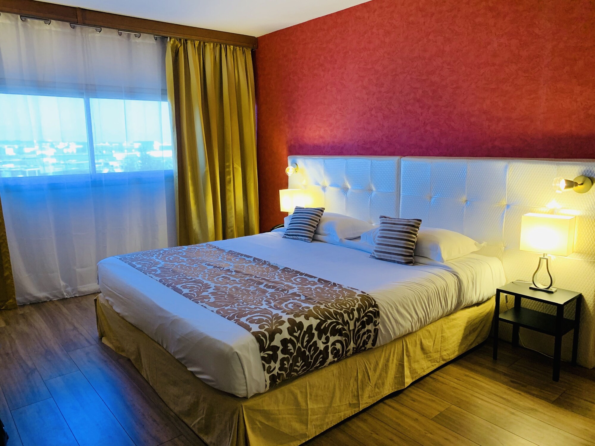 LUXURY, DOUBLE BED