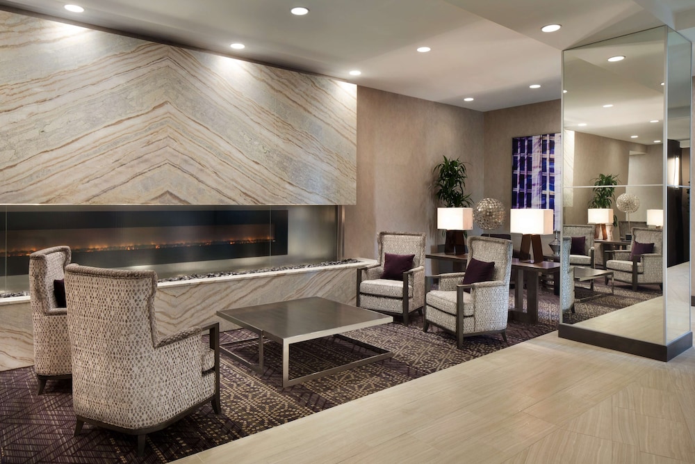 Embassy Suites By Hilton Charlotte Uptown 40/67