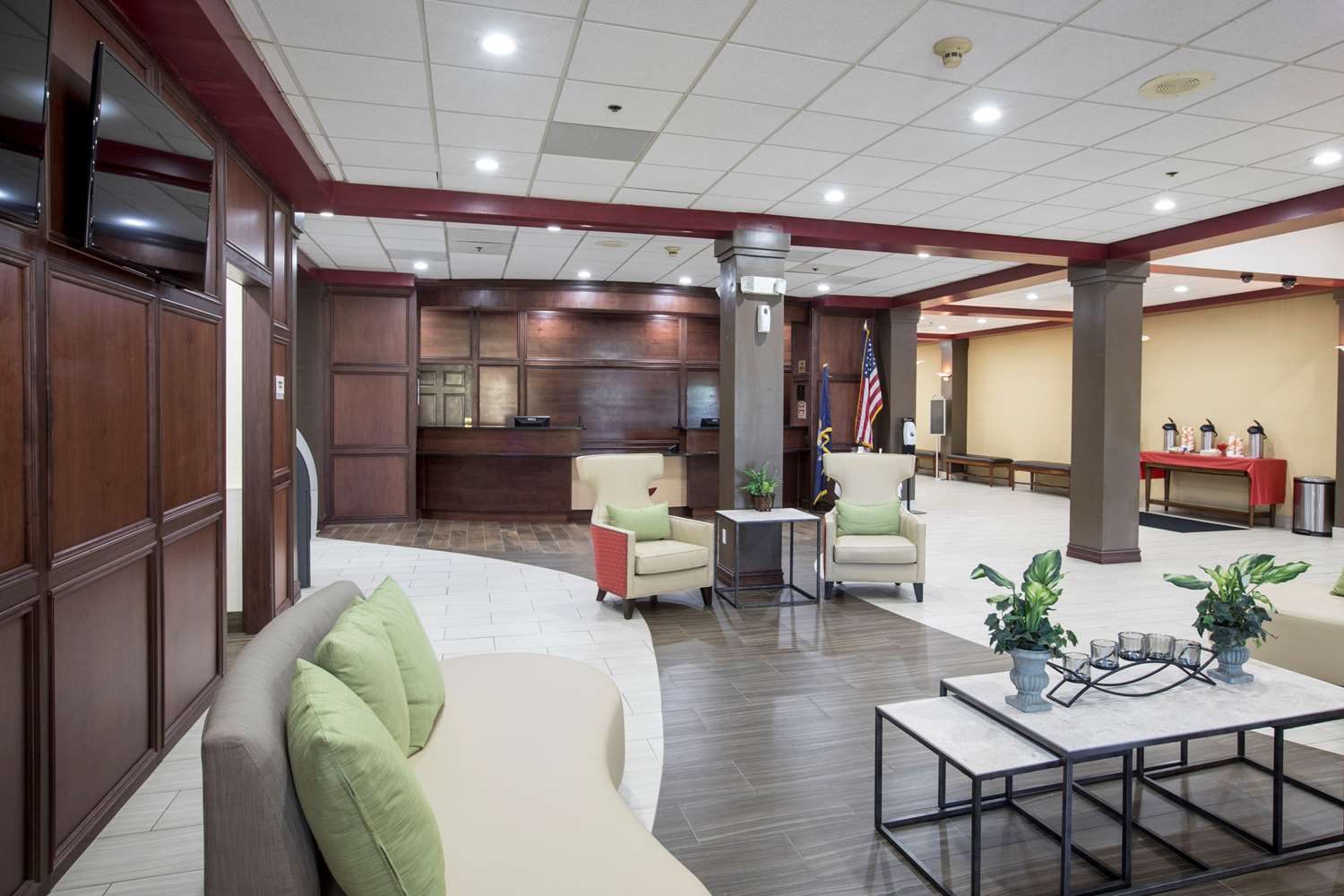 Clarion Hotel Detroit Metro Airport 14/49