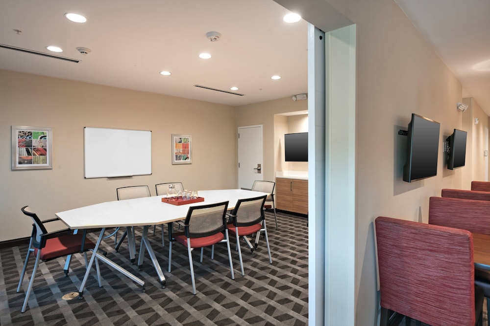 TownePlace Suites by Marriott Austin South 40/43