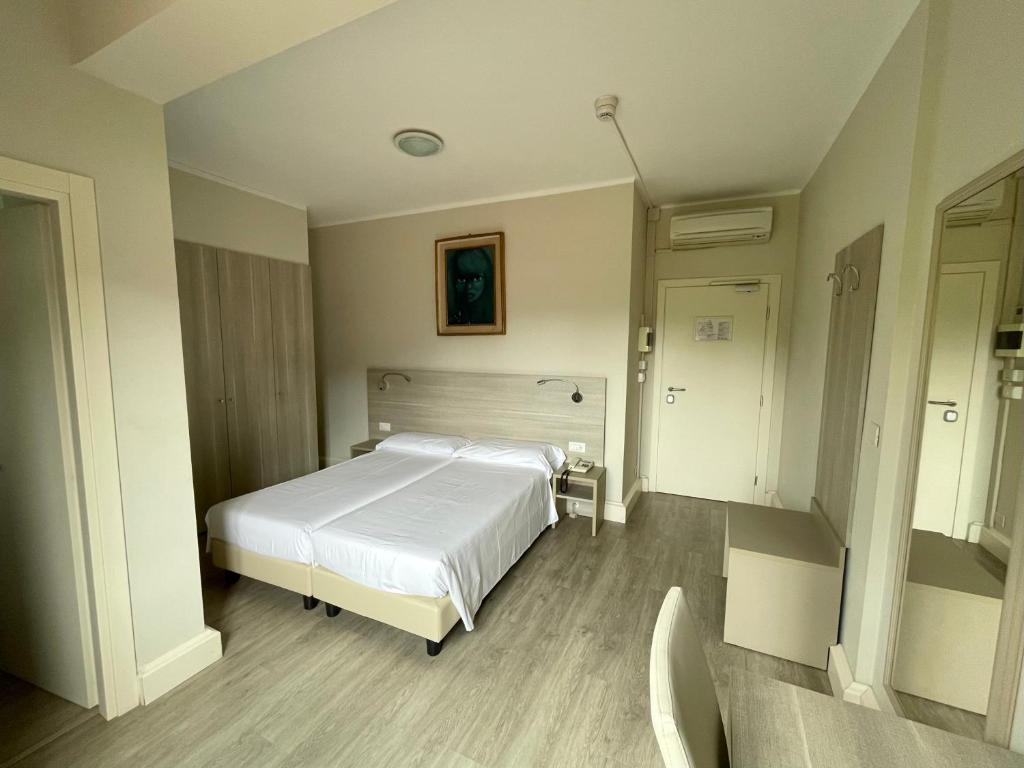 غرفة قياسية بسريرين منفصلين، Hotel Bazzoni And Du Lac 4/5