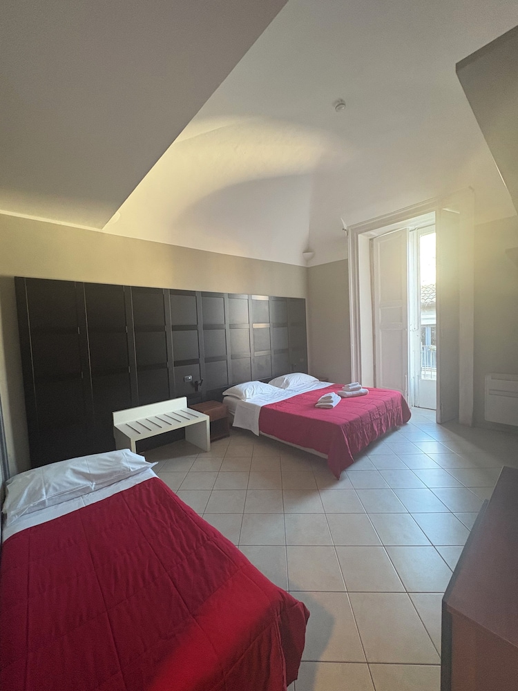 Santuzza Hotel Catania 15/50