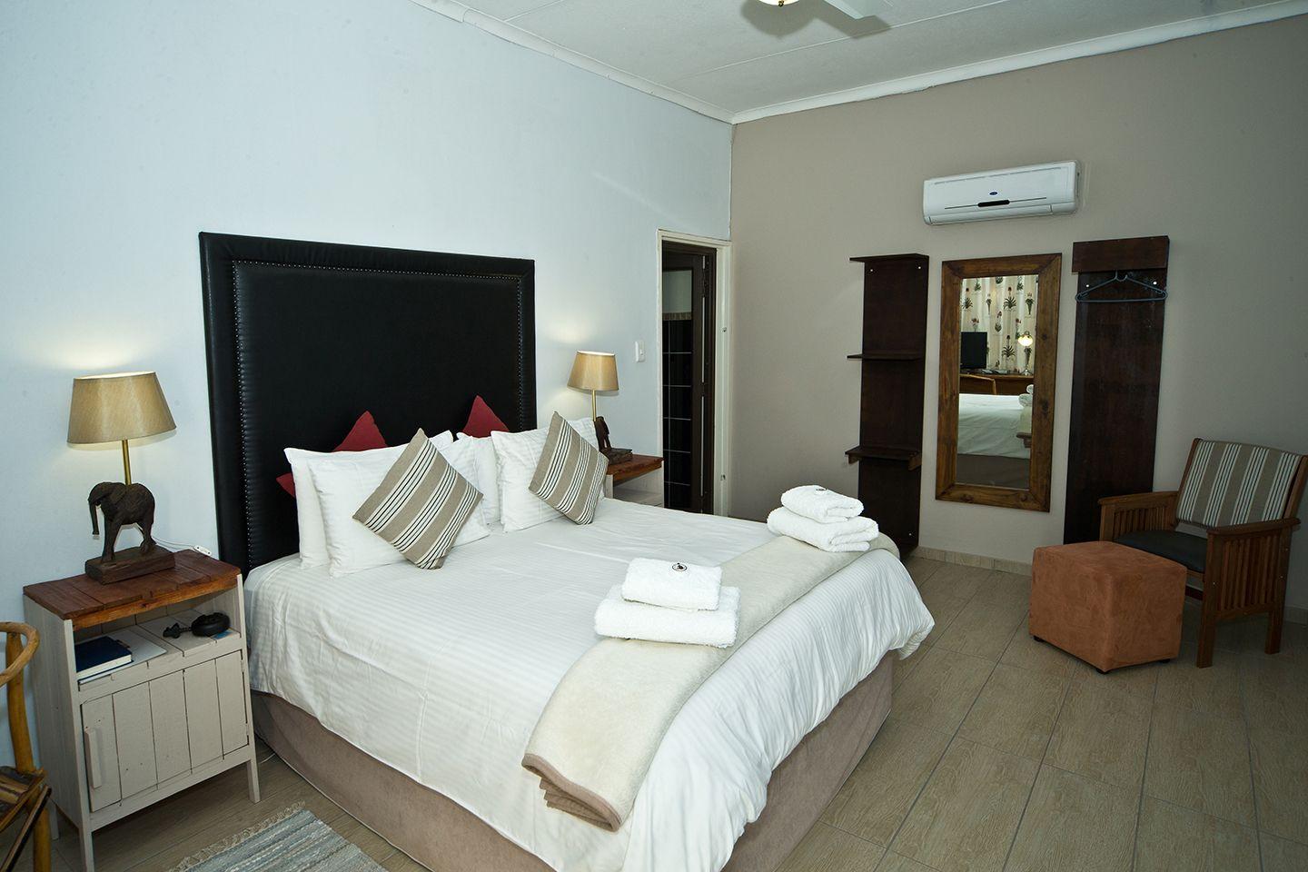 Bush Pillow Guest House 3/6