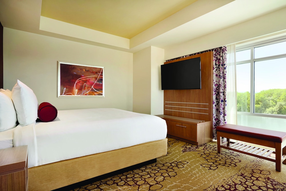 The Landing Hotel at Rivers Casino and Resort 12/63