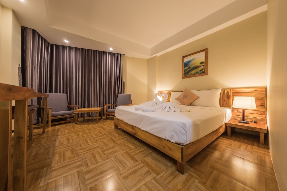 Golden Daisy Hotel 26/68