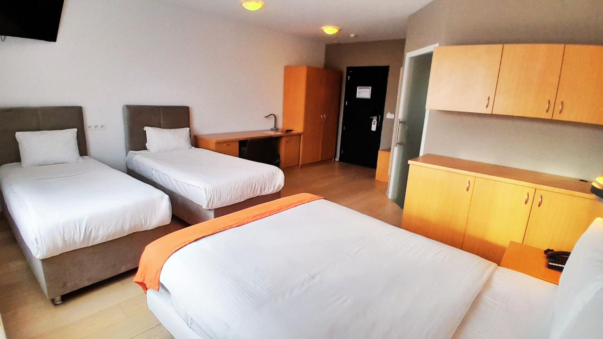 غرفة سوبيريور رباعية بسرير فردي، Hotel Taormina Brussels Airport 5/10