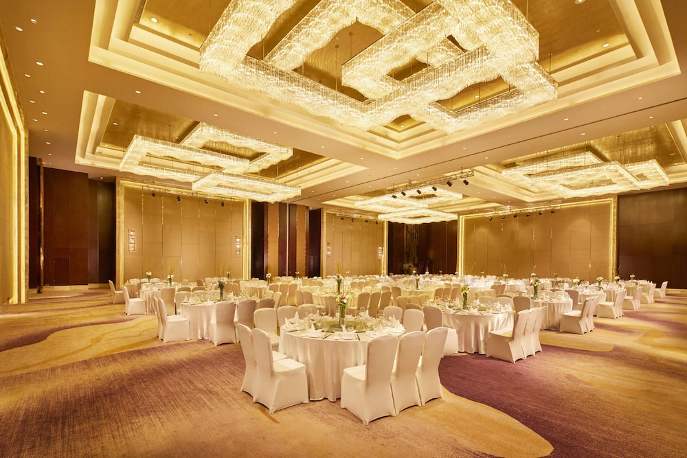 DoubleTree by Hilton Ningbo Beilun 54/58