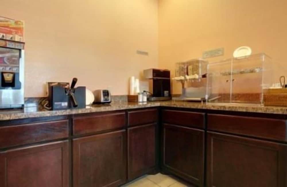 Guest Inn San Benito Harlingen 6/40