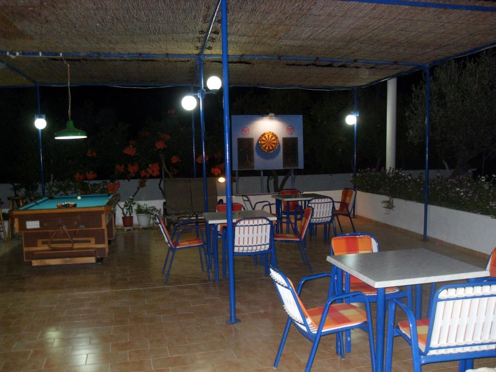 Vera Studios 34/50