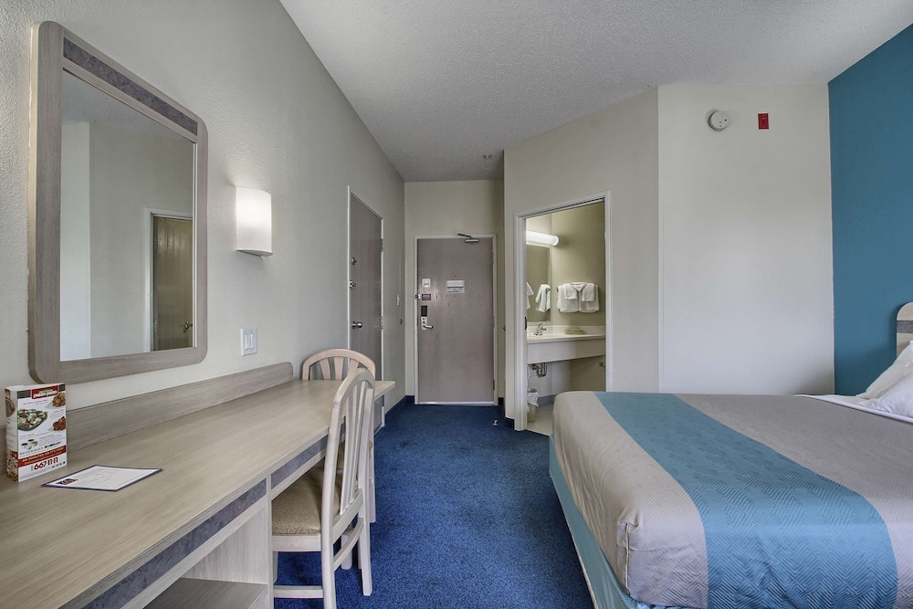 Motel6 London, ON - Ontario 17/31