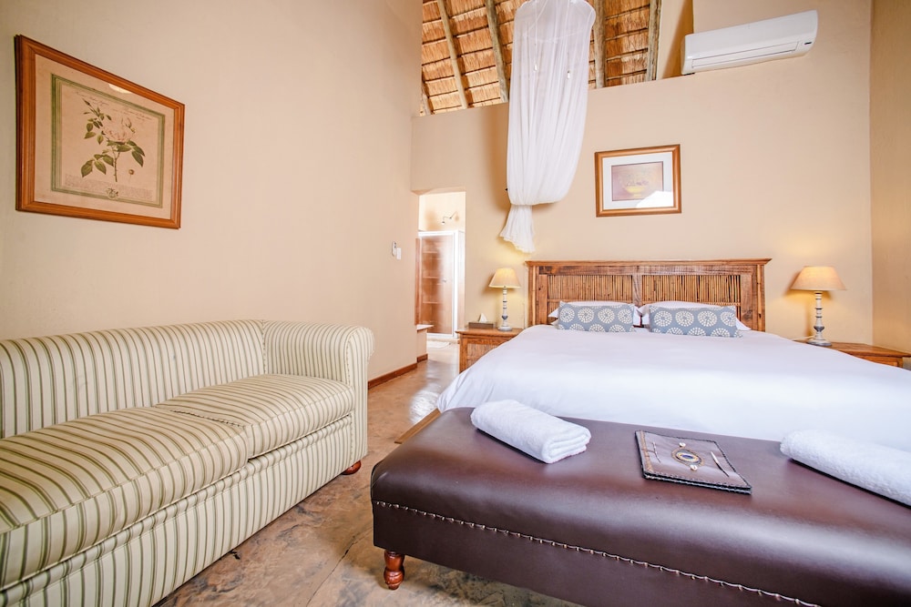 SUITE, DOUBLE BED