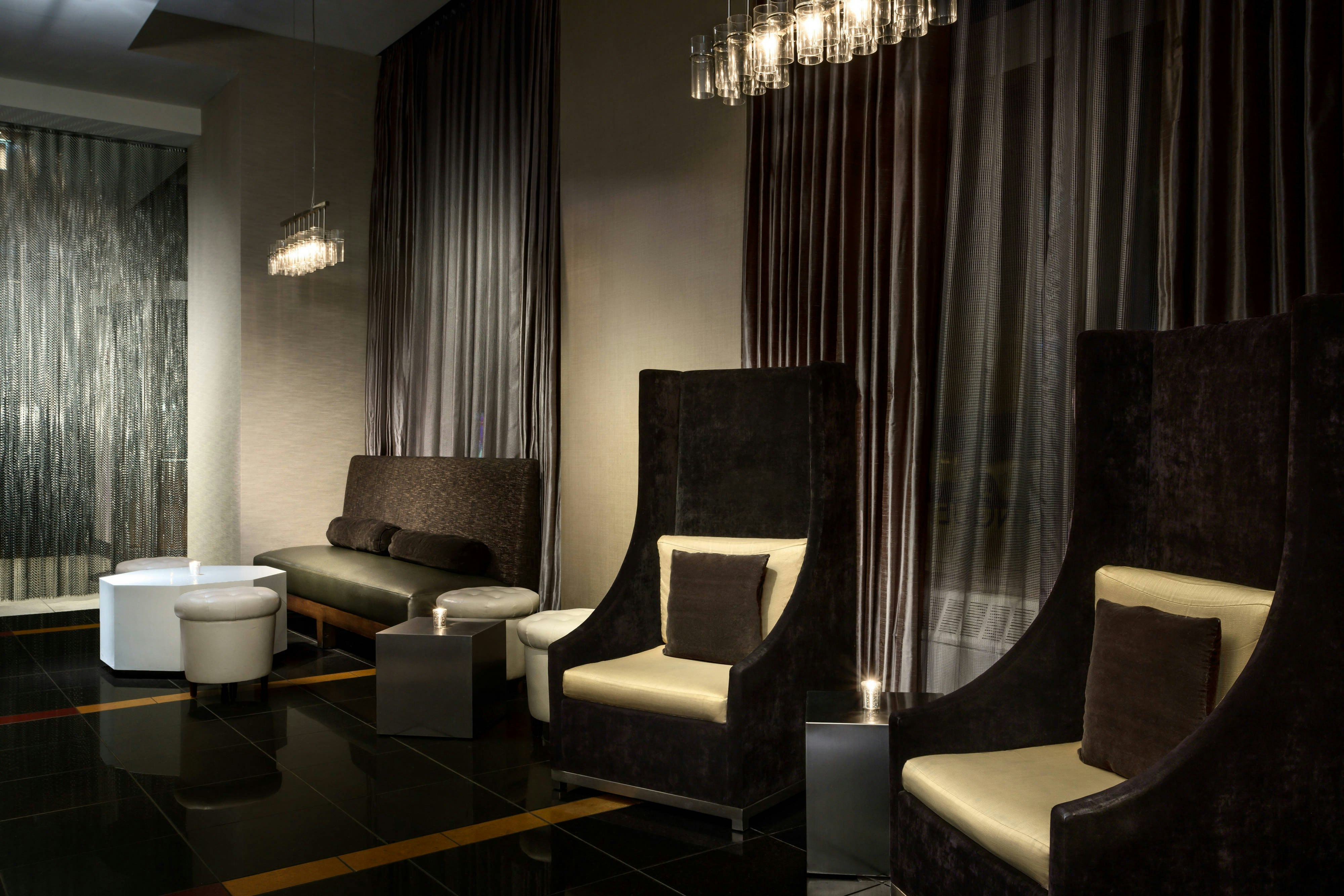 Courtyard Chicago Downtown/Magnificent Mile 42/63