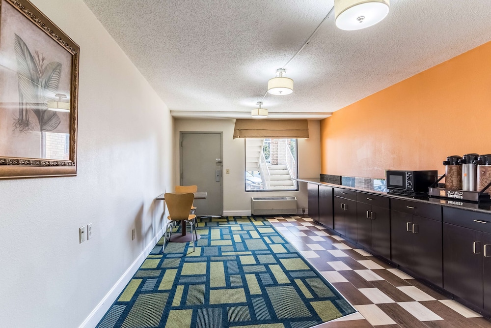 Motel6 Kenly, NC 28/41