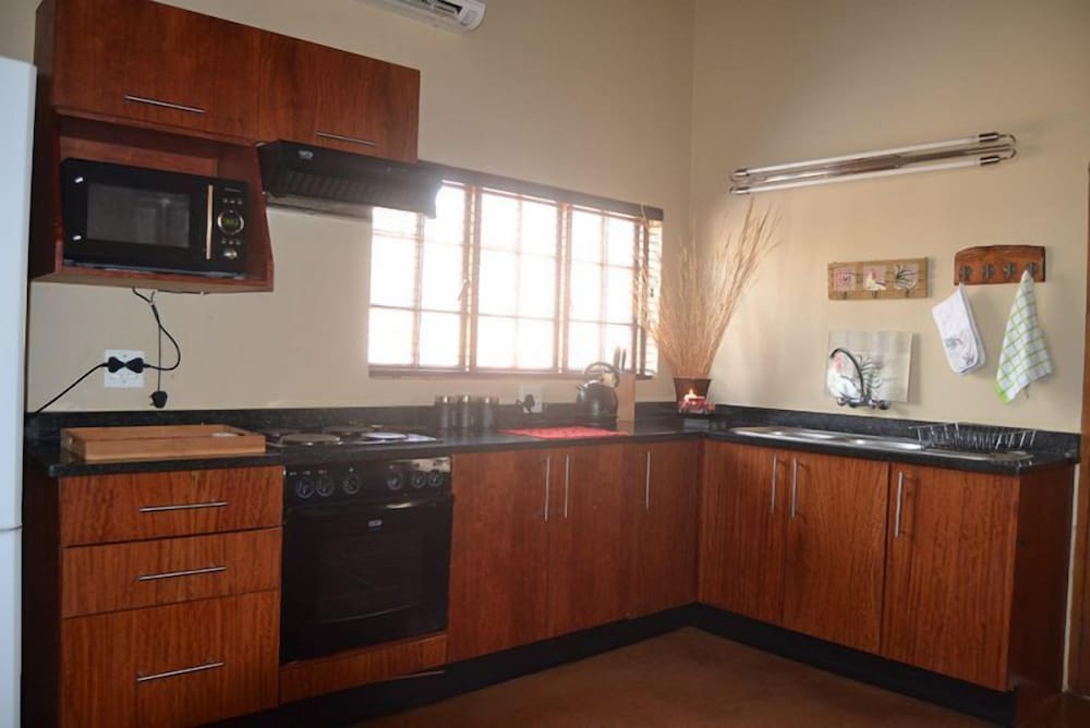 Thabaledi Game Lodge 5/50