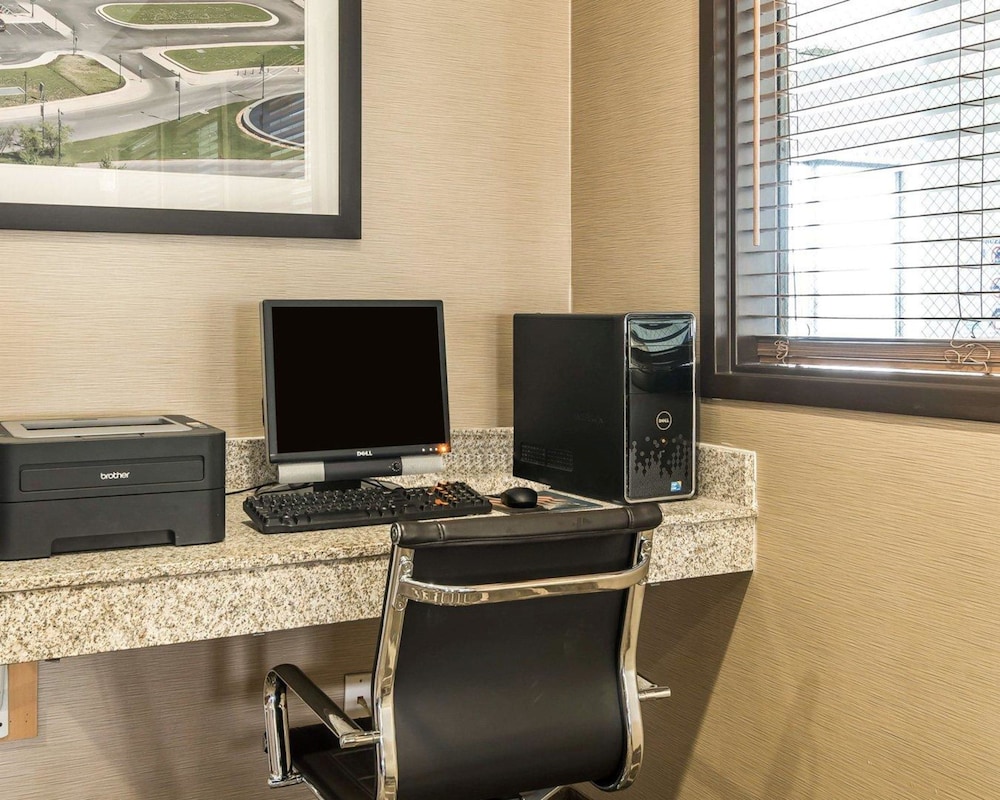 Quality Inn & Suites Bethany 18/19