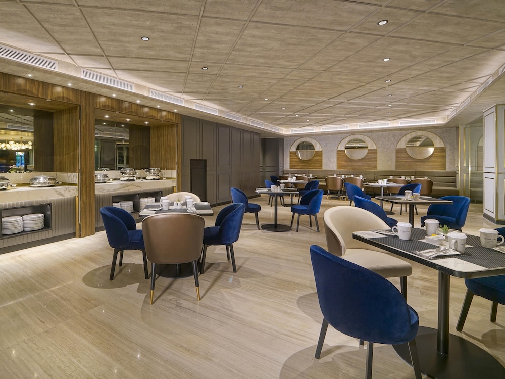 Mercure Surabaya Manyar (ex Everbright Hotel) 26/32