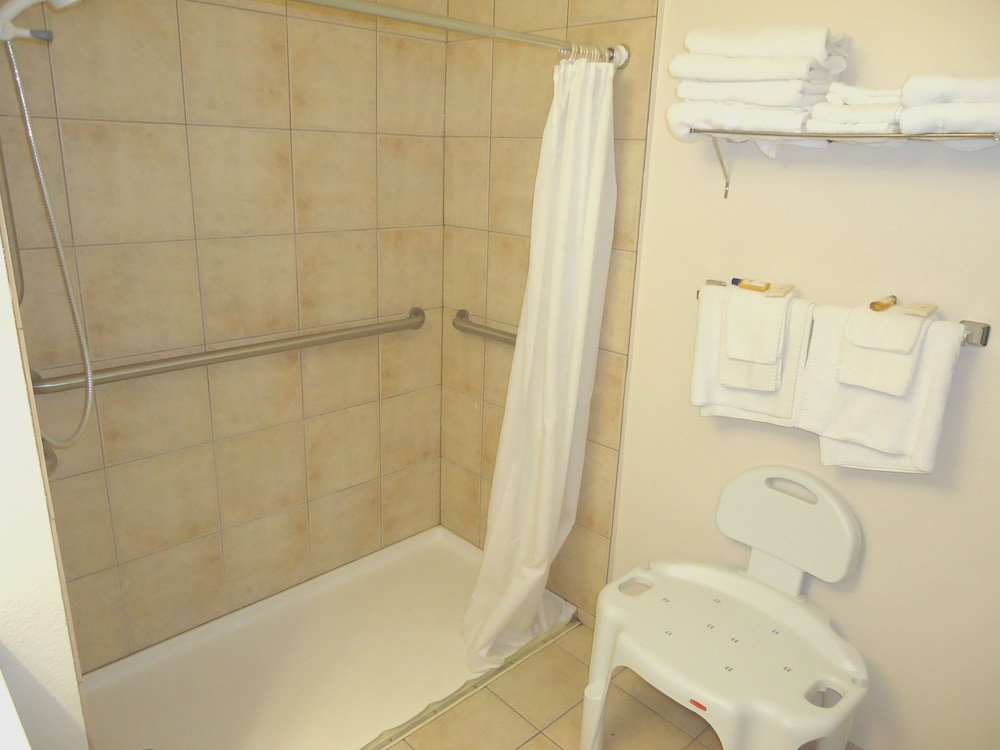 Town House Extended Stay Hotel Downtown 22/64