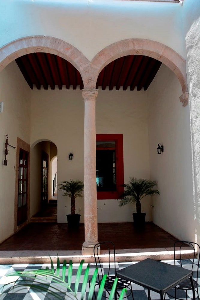 Gertrudis Hotel 34/45