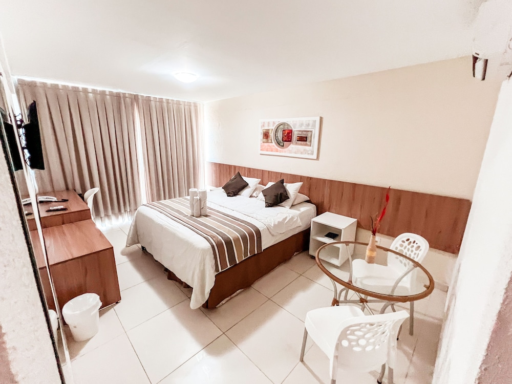 Conde Hotel 42/67