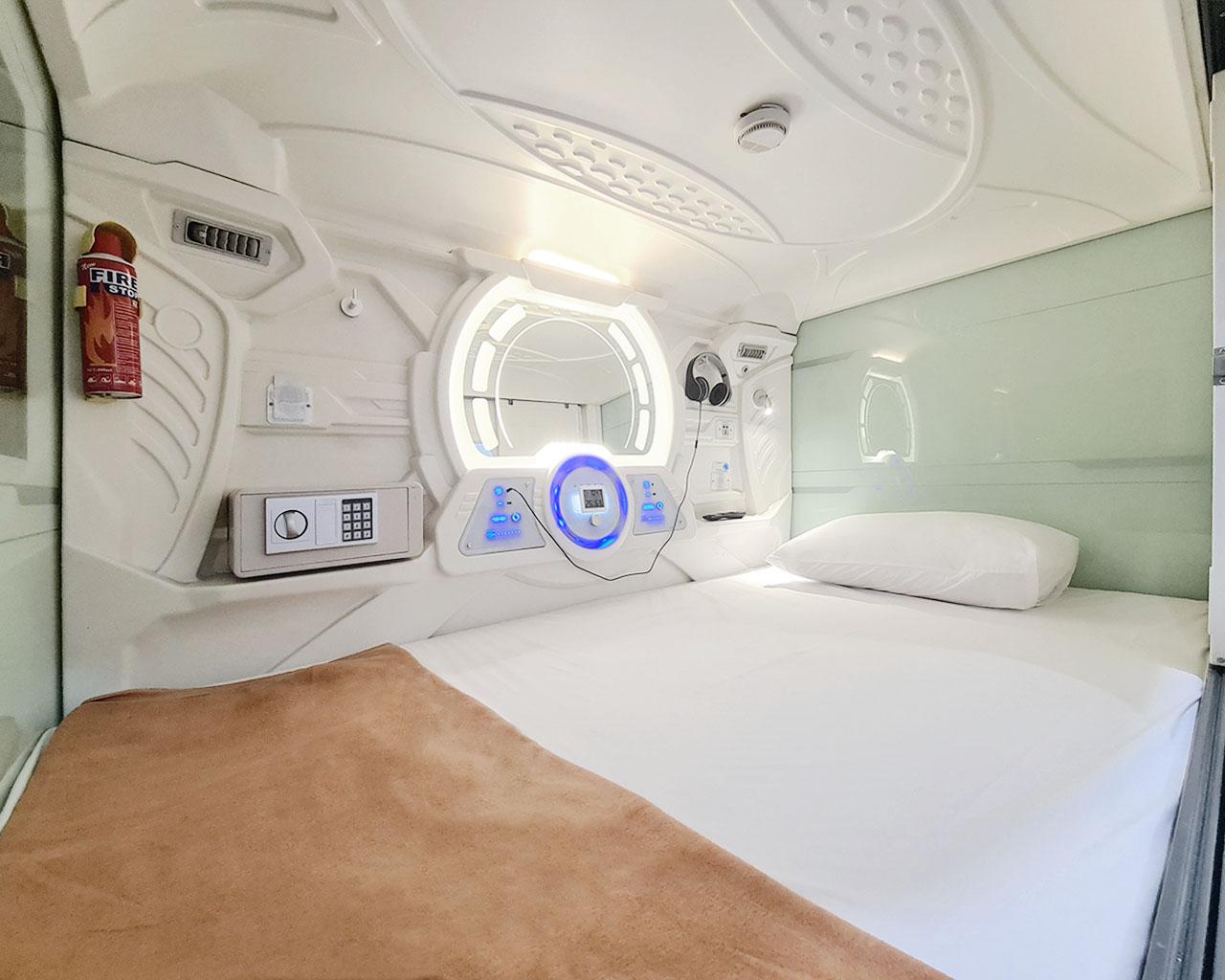 Capsule