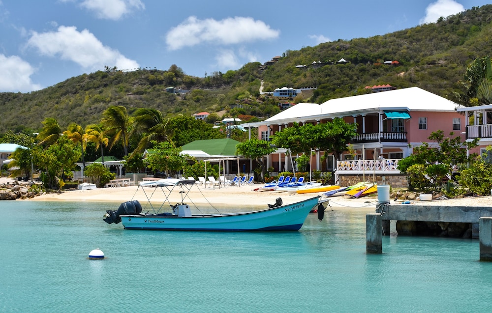 Catamaran Hotel Marina 8/61