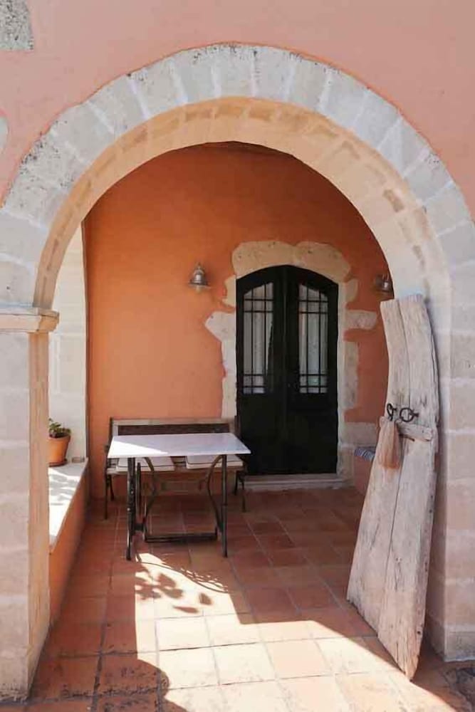 Kastellos Village 17/50