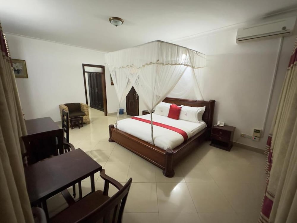 DELUXE, DOUBLE BED
