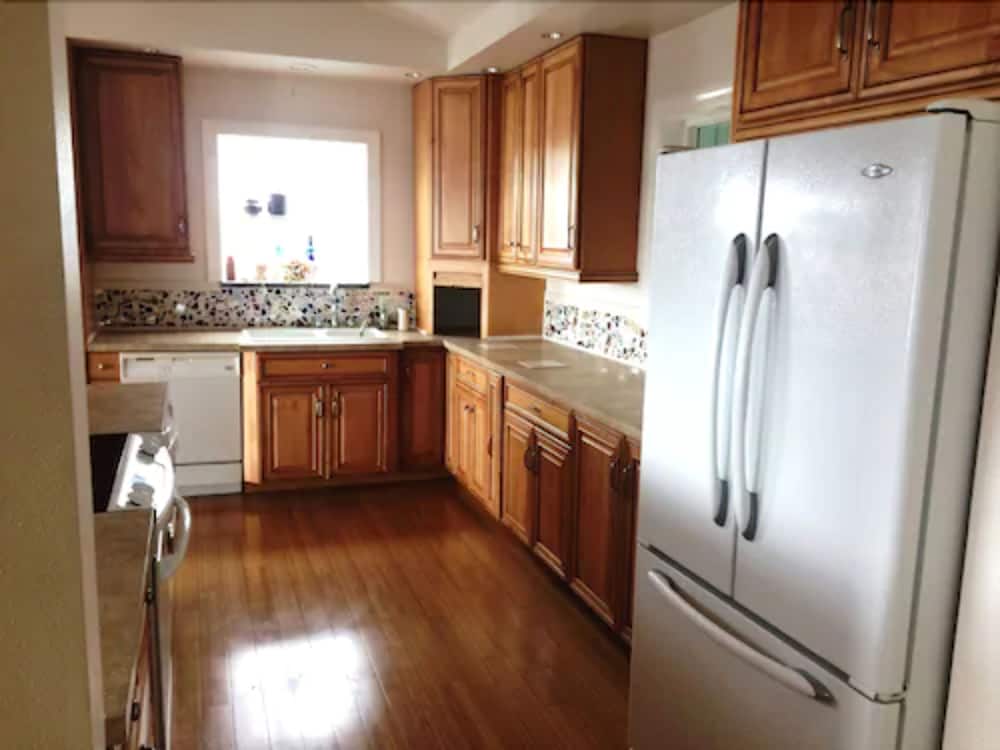 Longliner Lodge and Suites 18/41
