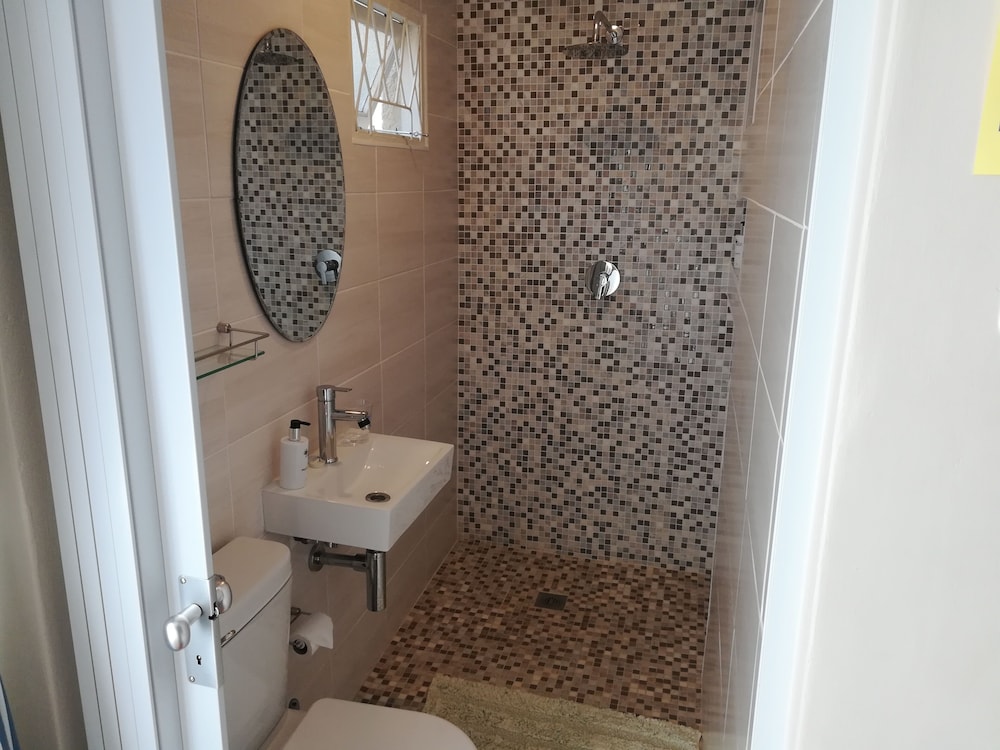 AppleBee Guest Cottages 48/50